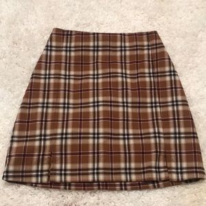 Cara skirt/ Brandy Melville (plaid skirt)